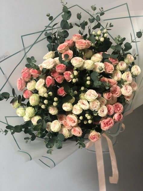 Букет кустовых роз от бренда Milissa